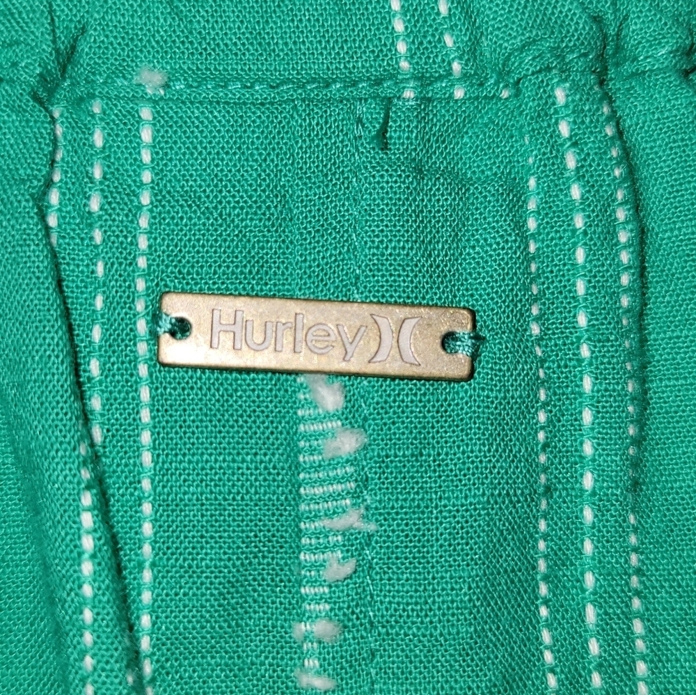 Hurley Green Mini Skirt with White Accents - Picture 4 of 9